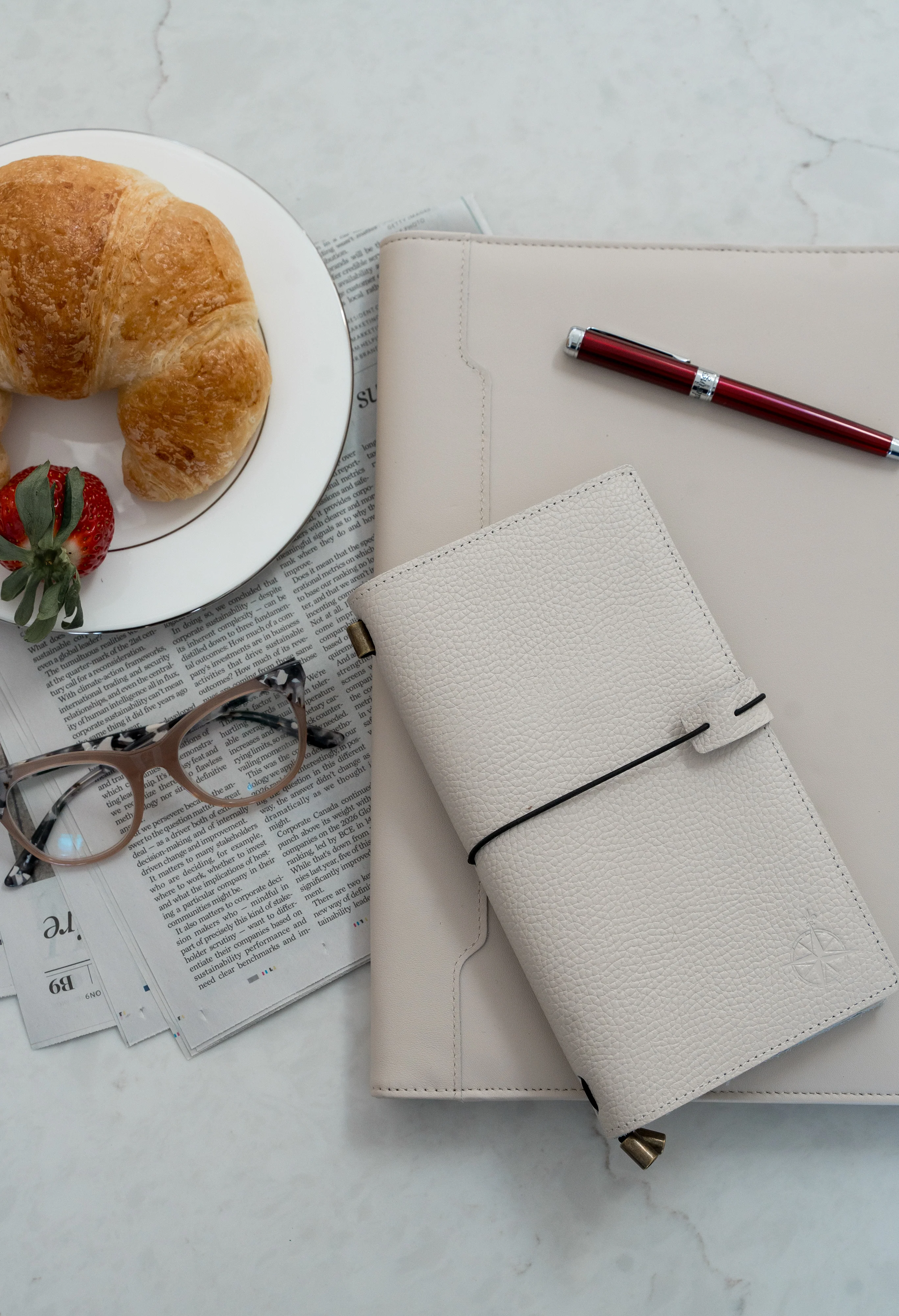Standard / Regular Size Refillable Textured Leather Travelers Notebook with Pockets and Blank Inserts - 8.5x4.5"/ 22x11.5cm - Image 10
